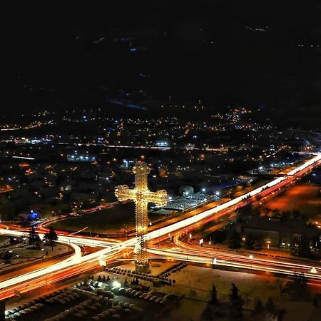 Merdz Spa & Fitness Sky Apartment Skopje Esterno foto