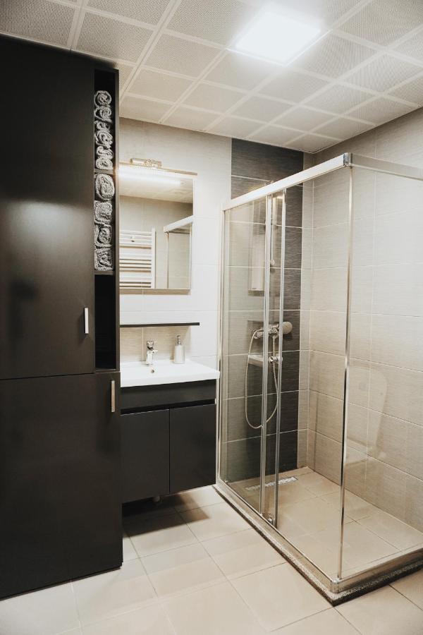 Merdz Spa & Fitness Sky Apartment Skopje Esterno foto