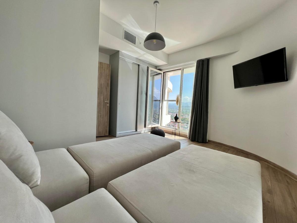 Merdz Spa & Fitness Sky Apartment Skopje Esterno foto